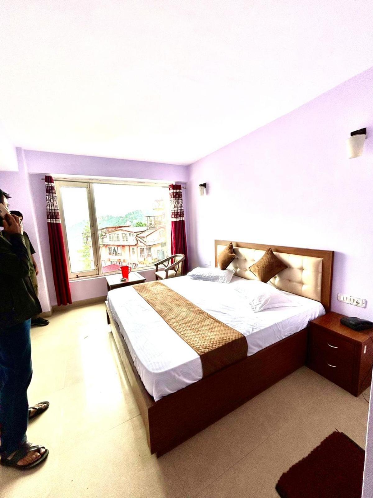 Northern View Haward Shimla Room photo